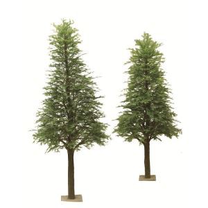 屋外の人工タクサスの樹木